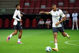 位后防中坚 位后防中坚